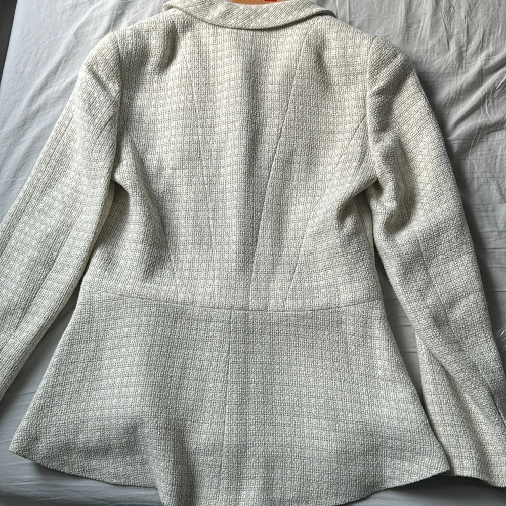 Chanel Vintage Tweed Cream Light Gray Wool Blend Long Sleeve Jacket | Sz 8 EU40 - Picture 9 of 9